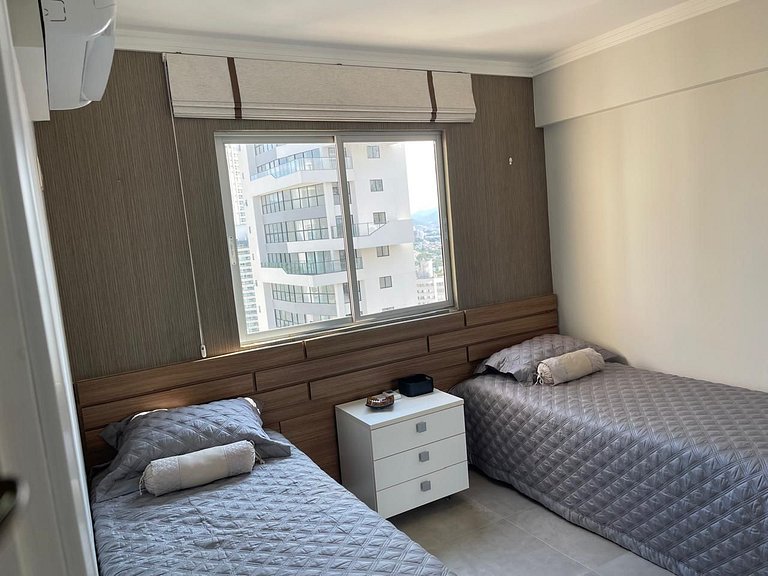 Apartamento de temporada 2 quartos com vista para o mar